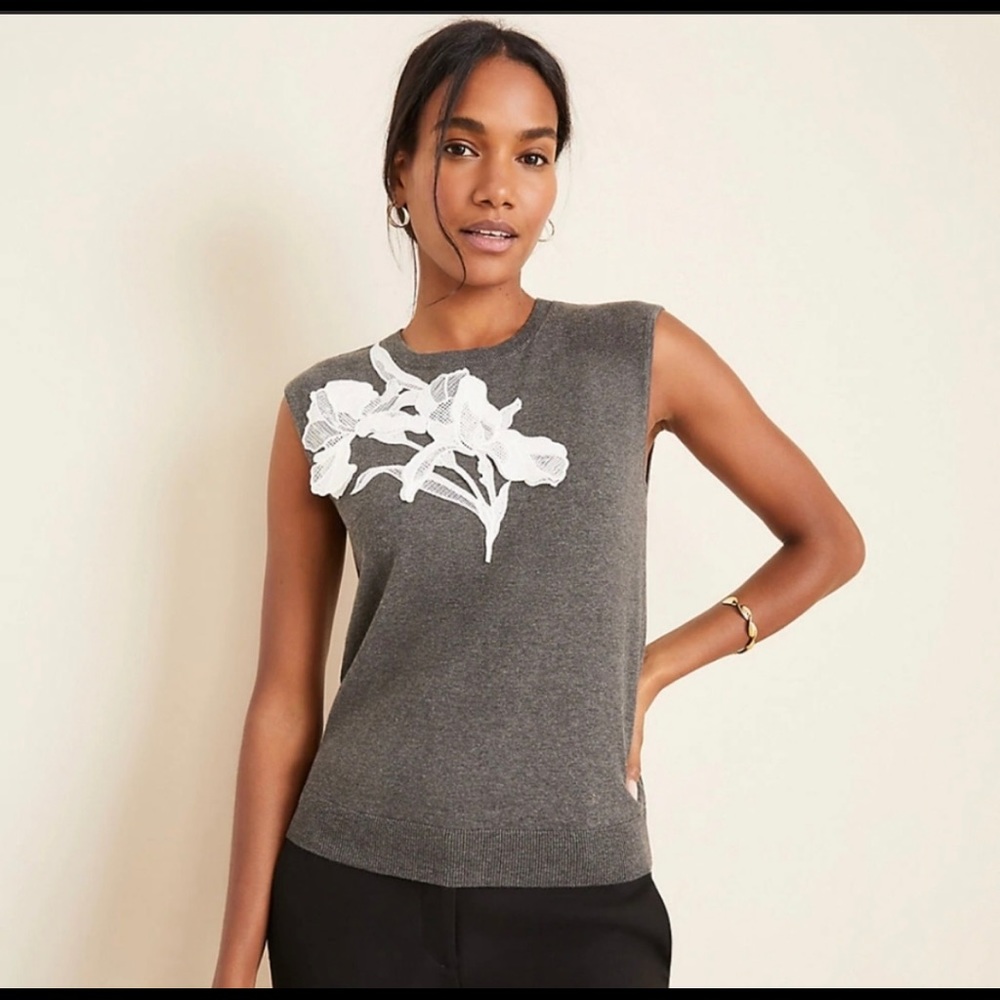 NWT Ann Taylor Gray Floral Applique Sweater Shell